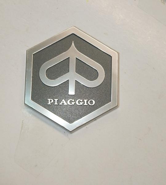 Marchio scudo Piaggio Ape 601